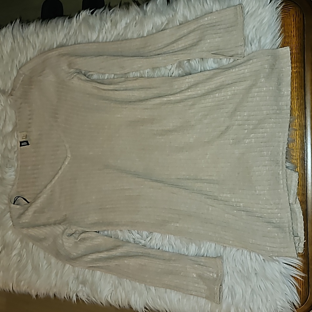Divided by H&M Beige Long Sleeve Tunic Top – Size Medium